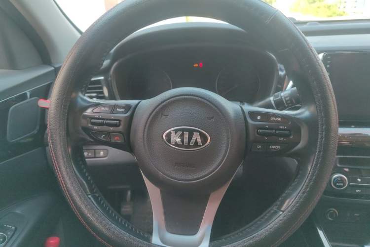 Used Kia K4 2015 1.8L Automatic GLS Special Steering Wheel