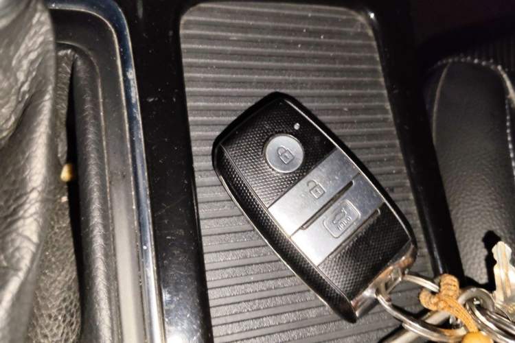 Used Kia K4 2015 1.8L Automatic DLX Special Vehicle Key