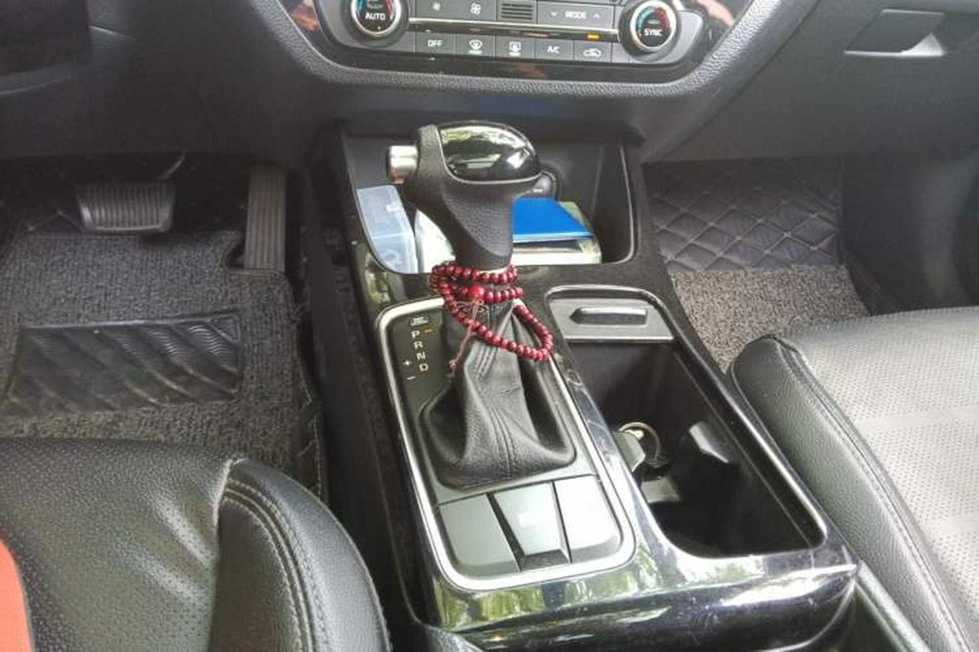 Used Kia K4 2015 1.8L Automatic GLS Special Gear Lever