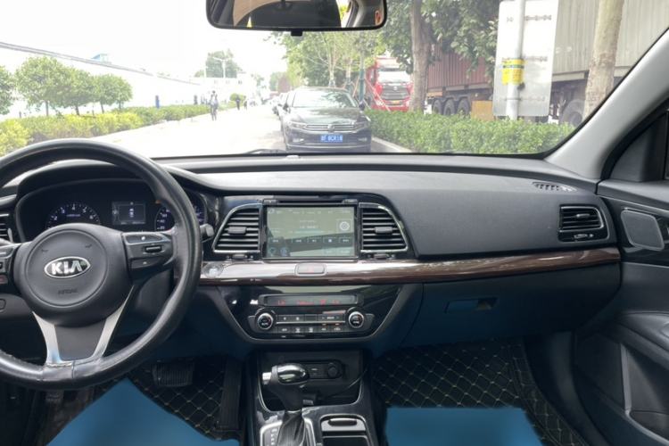 Used Kia K4 2015 1.8L Automatic GLS Special Interior 1