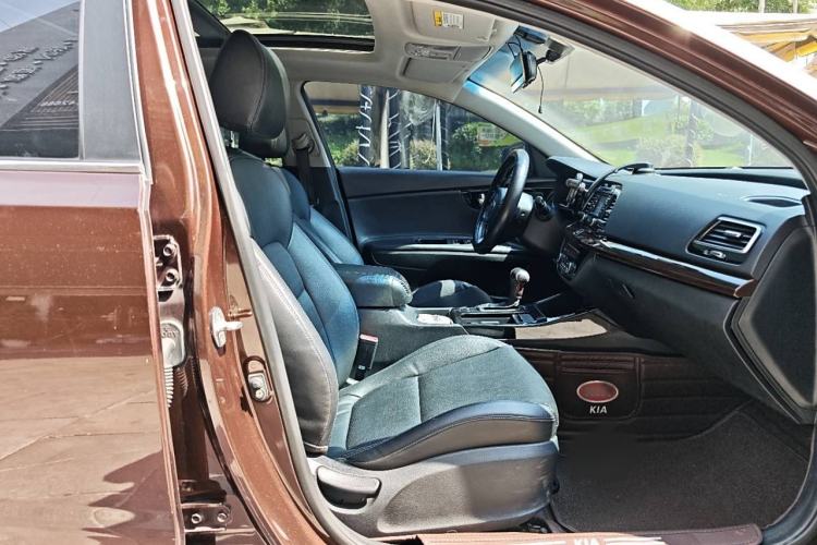 Used Kia K4 2015 1.8L Automatic DLX Special Interior 2