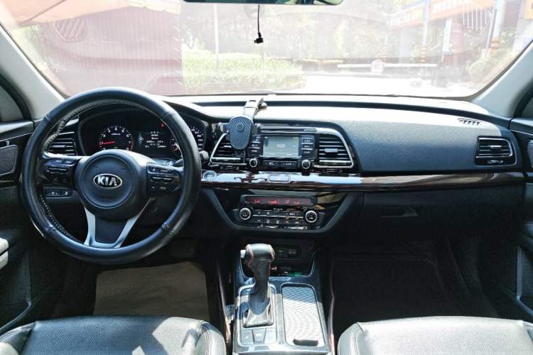 Used Kia K4 2015 1.8L Automatic DLX Special Interior 3