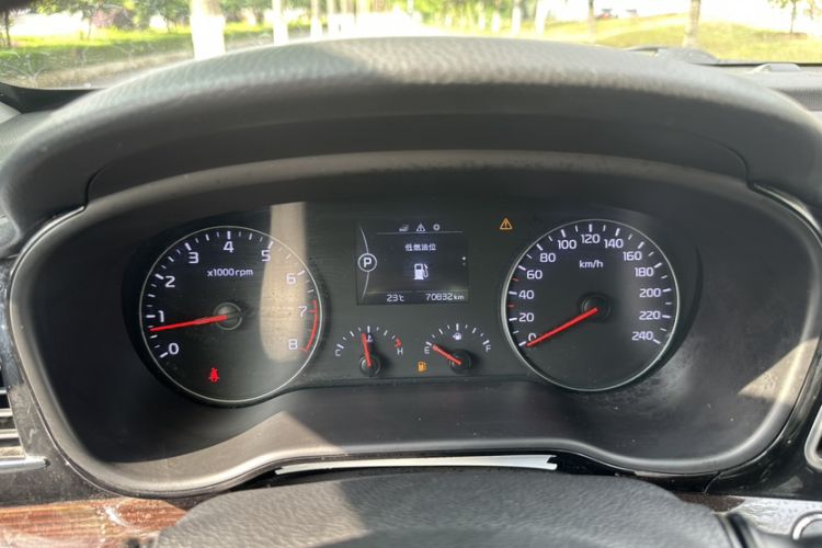 Used Kia K4 2015 1.8L Automatic GLS Special Odometer Close Up