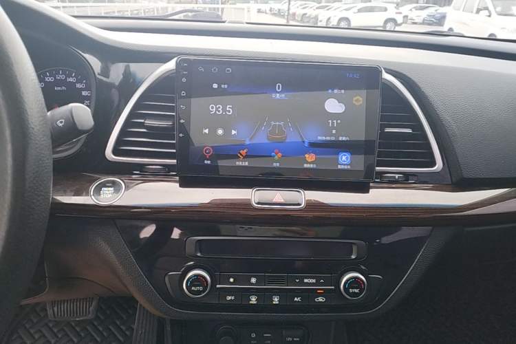 Used Kia K4 2015 1.8L Automatic GLS Special Audio And AC Panel
