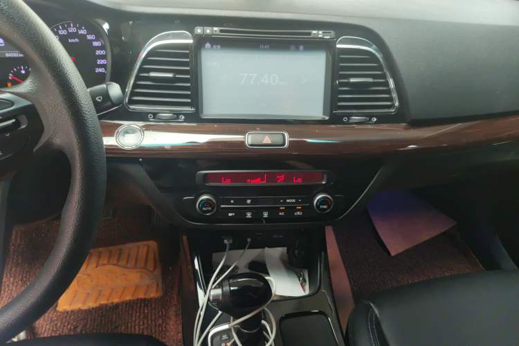 Used Kia K4 2015 1.8L Automatic GLS Special Audio And AC Panel