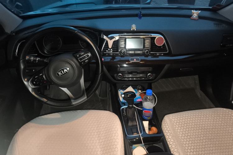 Used Kia K4 2015 1.8L Automatic GLS Special Center Console
