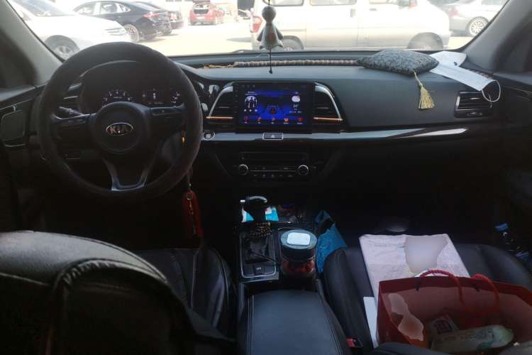 Used Kia K4 2015 1.8L Automatic GLS Special Center Console