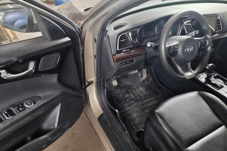 Used Kia K4 2015 1.8L Automatic GLS Special Driver Seat