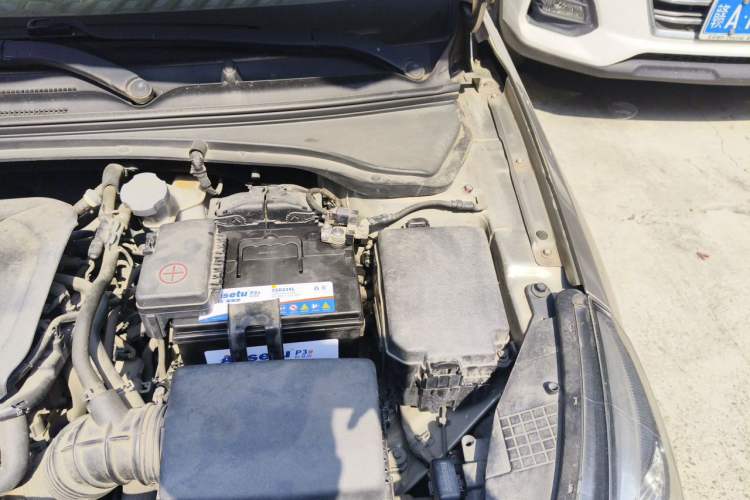 Used Kia K4 2015 1.8L Automatic GLS Special Engine Bay Left