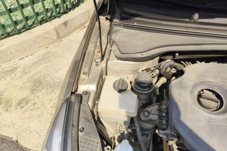 Used Kia K4 2015 1.8L Automatic GLS Special Engine Bay Right