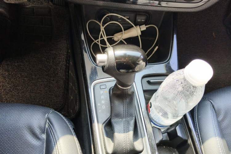 Used Kia K4 2015 1.8L Automatic GLS Special Gear Lever