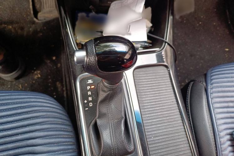 Used Kia K4 2015 1.8L Automatic GLS Special Gear Lever