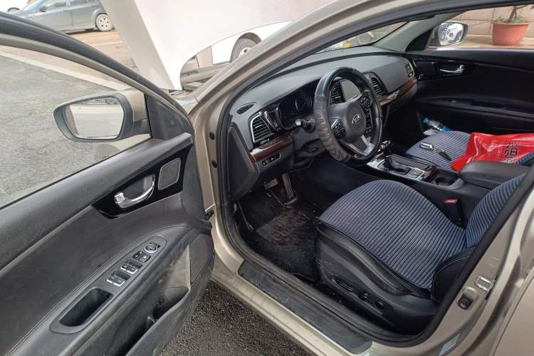 Used Kia K4 2015 1.8L Automatic GLS Special Interior 3