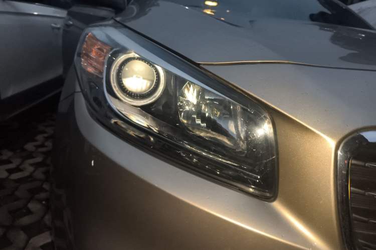 Used Kia K4 2015 1.8L Automatic GLS Special Right Front Headlight