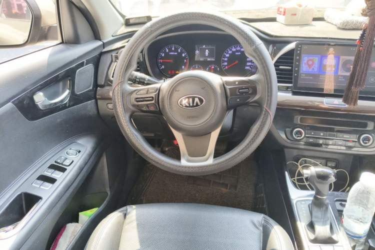 Used Kia K4 2015 1.8L Automatic GLS Special Steering Wheel