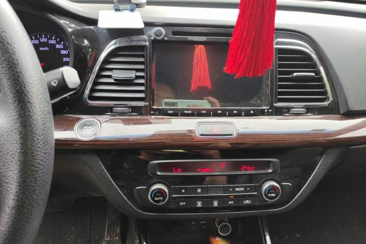 Used Kia K4 2015 1.8L Automatic GLS Special Audio And AC Panel