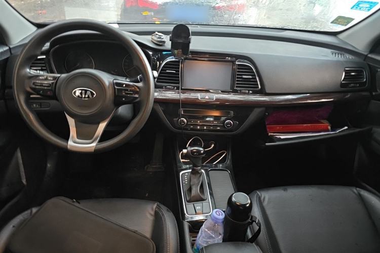 Used Kia K4 2015 1.8L Automatic GLS Special Center Console