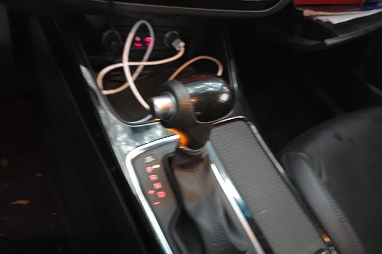 Used Kia K4 2015 1.8L Automatic GLS Special Gear Lever