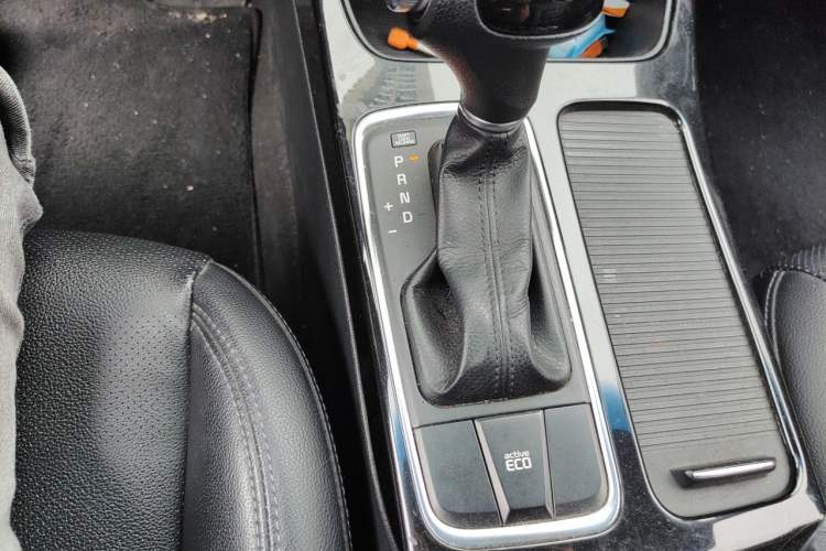 Used Kia K4 2015 1.8L Automatic GLS Special Gear Lever