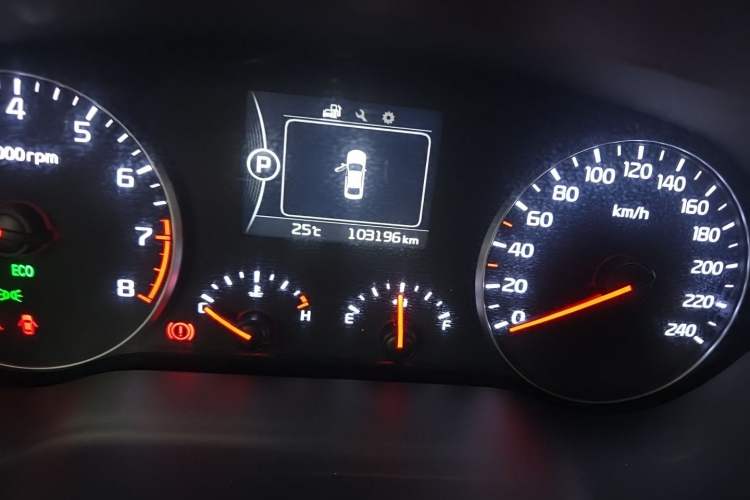 Used Kia K4 2015 1.8L Automatic GLS Special Odometer Close Up