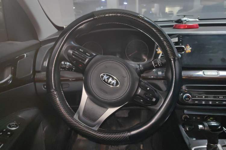 Used Kia K4 2015 1.8L Automatic GLS Special Steering Wheel