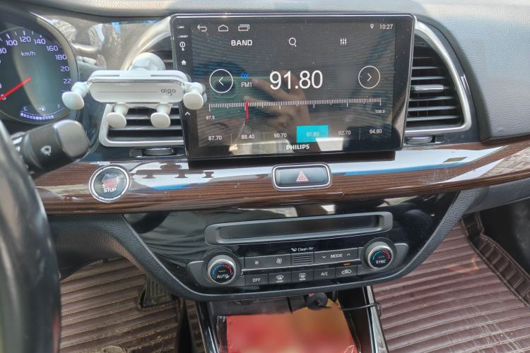 Used Kia K4 2015 1.8L Automatic DLX Special Audio And AC Panel