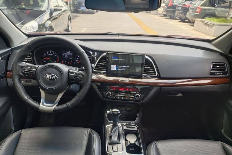 Used Kia K4 2015 1.8L Automatic GLS Special Interior 3