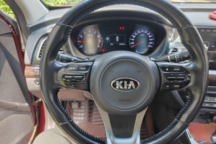 Used Kia K4 2015 1.8L Automatic DLX Special Steering Wheel