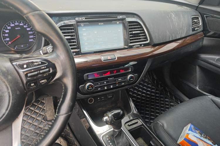 Used Kia K4 2015 1.8L Automatic DLX Special Audio And AC Panel