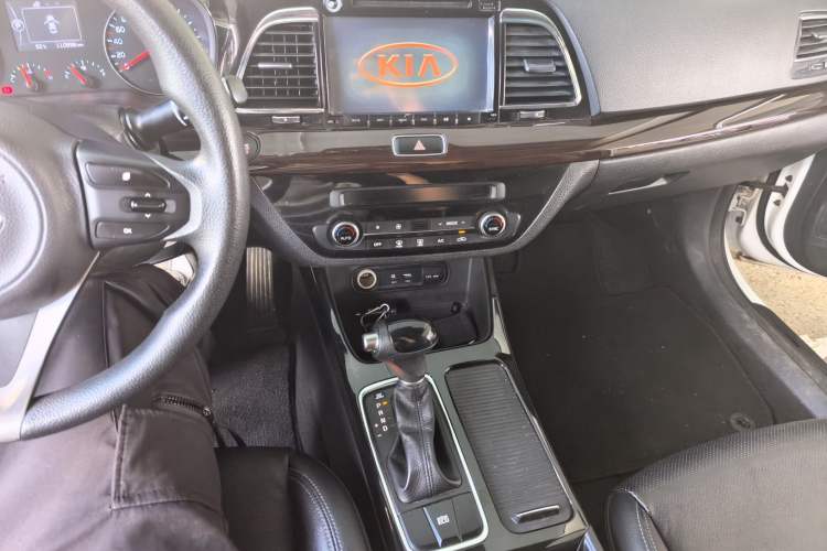 Used Kia K4 2015 1.8L Automatic GLS Special Audio And AC Panel