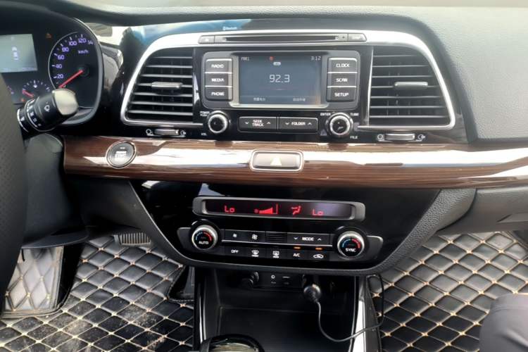 Used Kia K4 2015 1.8L Automatic GLS Special Audio And AC Panel