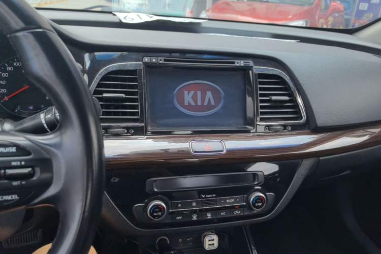 Used Kia K4 2015 1.8L Automatic DLX Special Audio And AC Panel