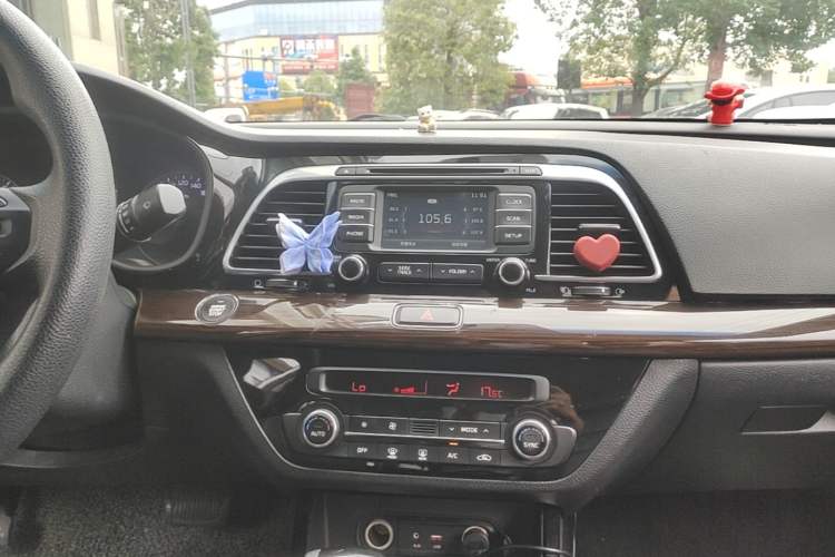 Used Kia K4 2015 1.8L Automatic GLS Special Audio And AC Panel