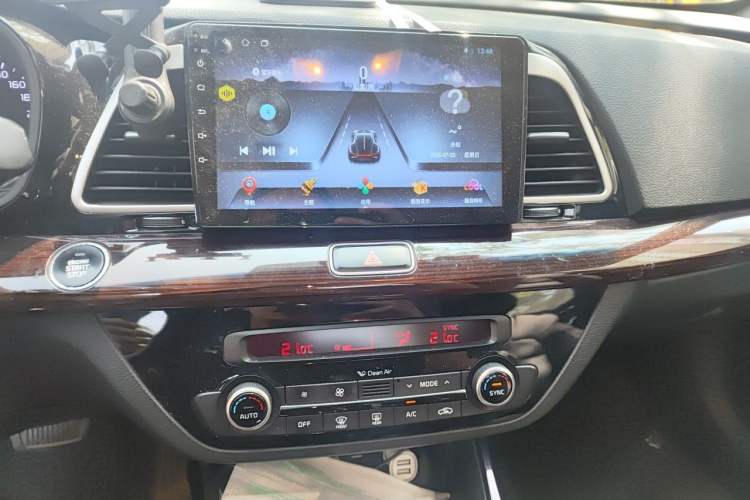Used Kia K4 2015 1.8L Automatic DLX Special Audio And AC Panel