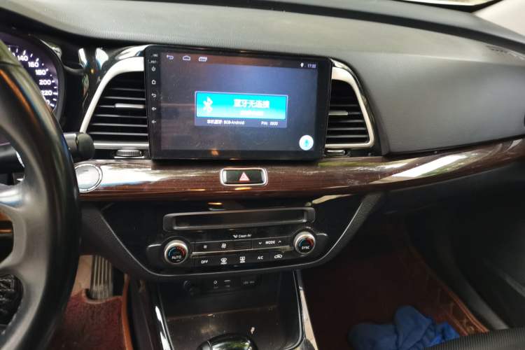 Used Kia K4 2015 1.8L Automatic DLX Special Audio And AC Panel