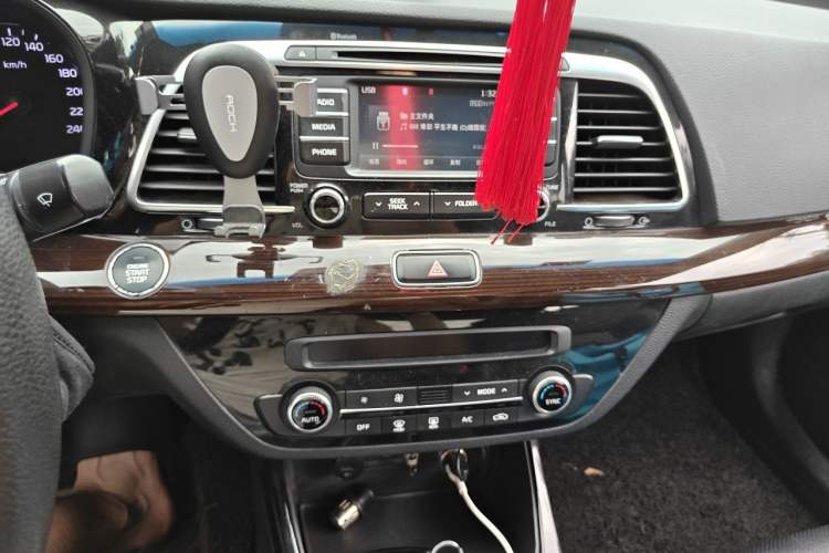 Used Kia K4 2015 1.8L Automatic GLS Special Audio And AC Panel