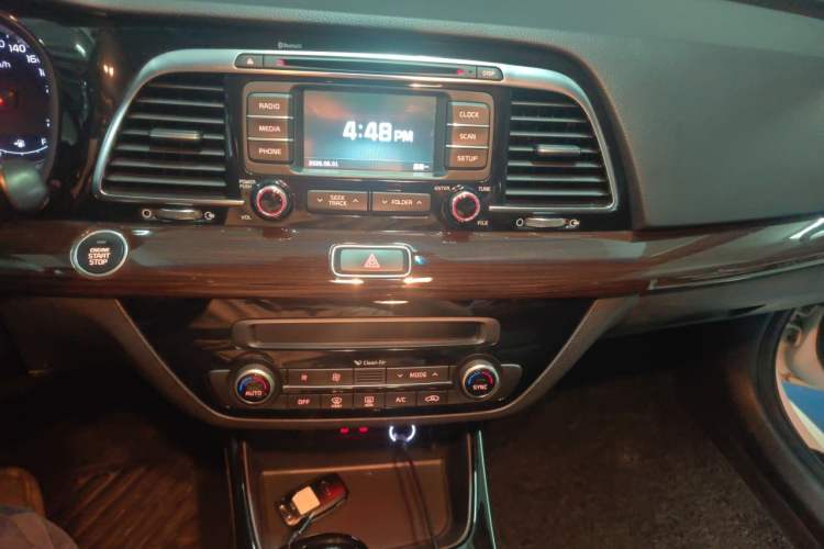 Used Kia K4 2015 1.8L Automatic DLX Special Audio And AC Panel