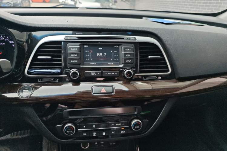 Used Kia K4 2015 1.8L Automatic GLS Special Audio And AC Panel