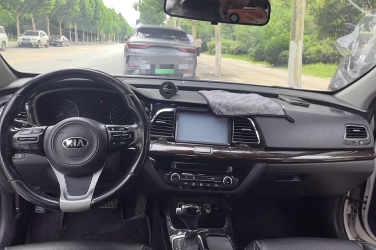Used Kia K4 2015 1.8L Automatic DLX Special Center Console