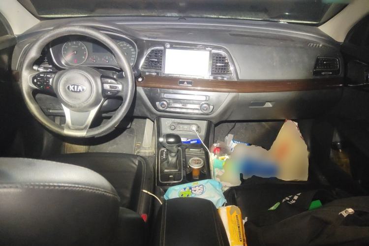 Used Kia K4 2015 1.8L Automatic GLS Special Center Console