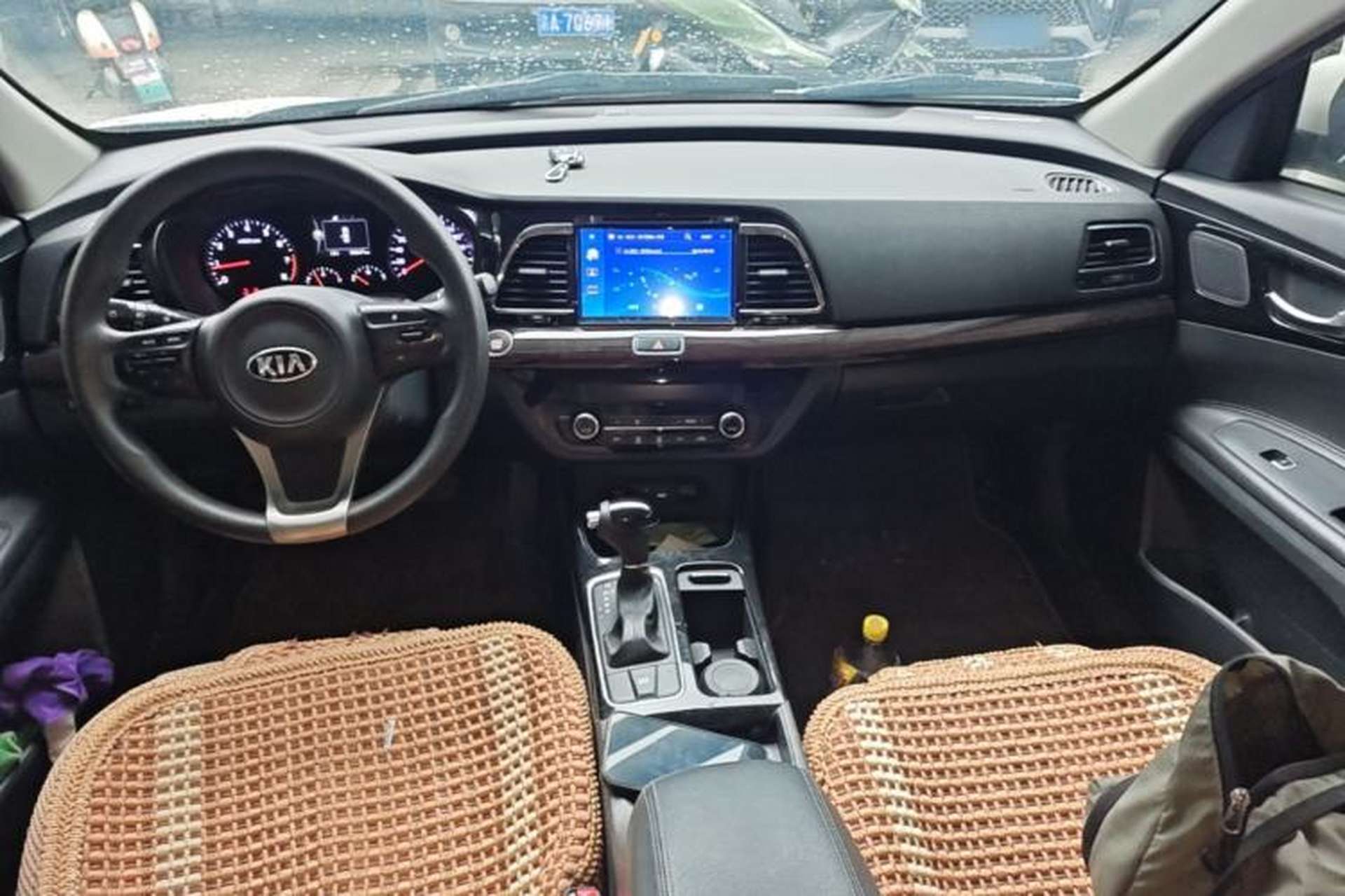 Used Kia K4 2015 1.8L Automatic GLS Special Center Console