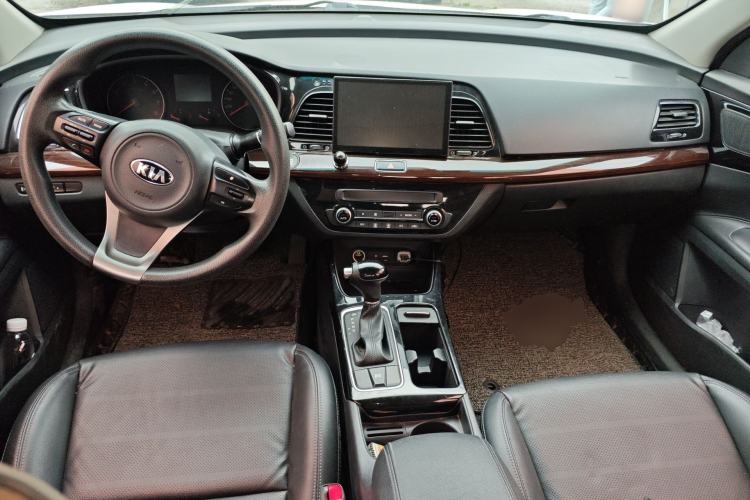 Used Kia K4 2015 1.8L Automatic GLS Special Center Console