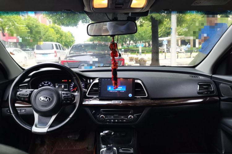 Used Kia K4 2015 1.8L Automatic DLX Special Center Console