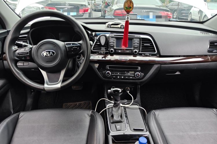 Used Kia K4 2015 1.8L Automatic GLS Special Center Console