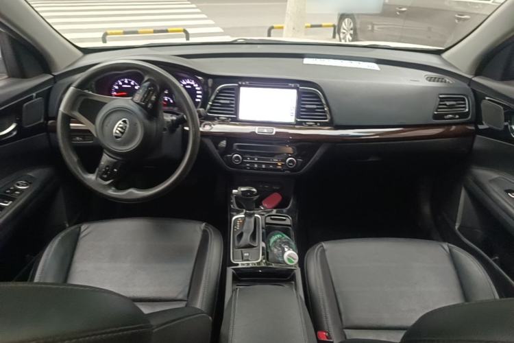 Used Kia K4 2015 1.8L Automatic GLS Special Center Console