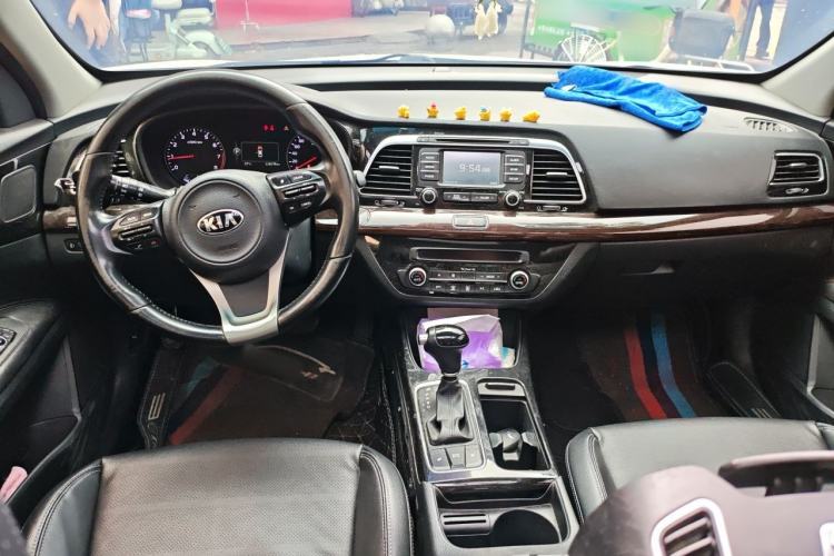 Used Kia K4 2015 1.8L Automatic DLX Special Center Console