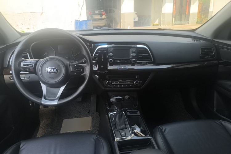 Used Kia K4 2015 1.8L Automatic GLS Special Center Console