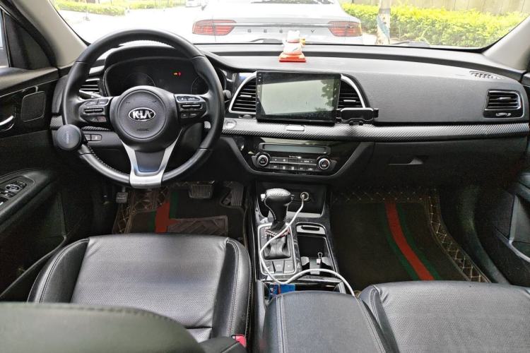 Used Kia K4 2015 1.8L Automatic DLX Special Center Console