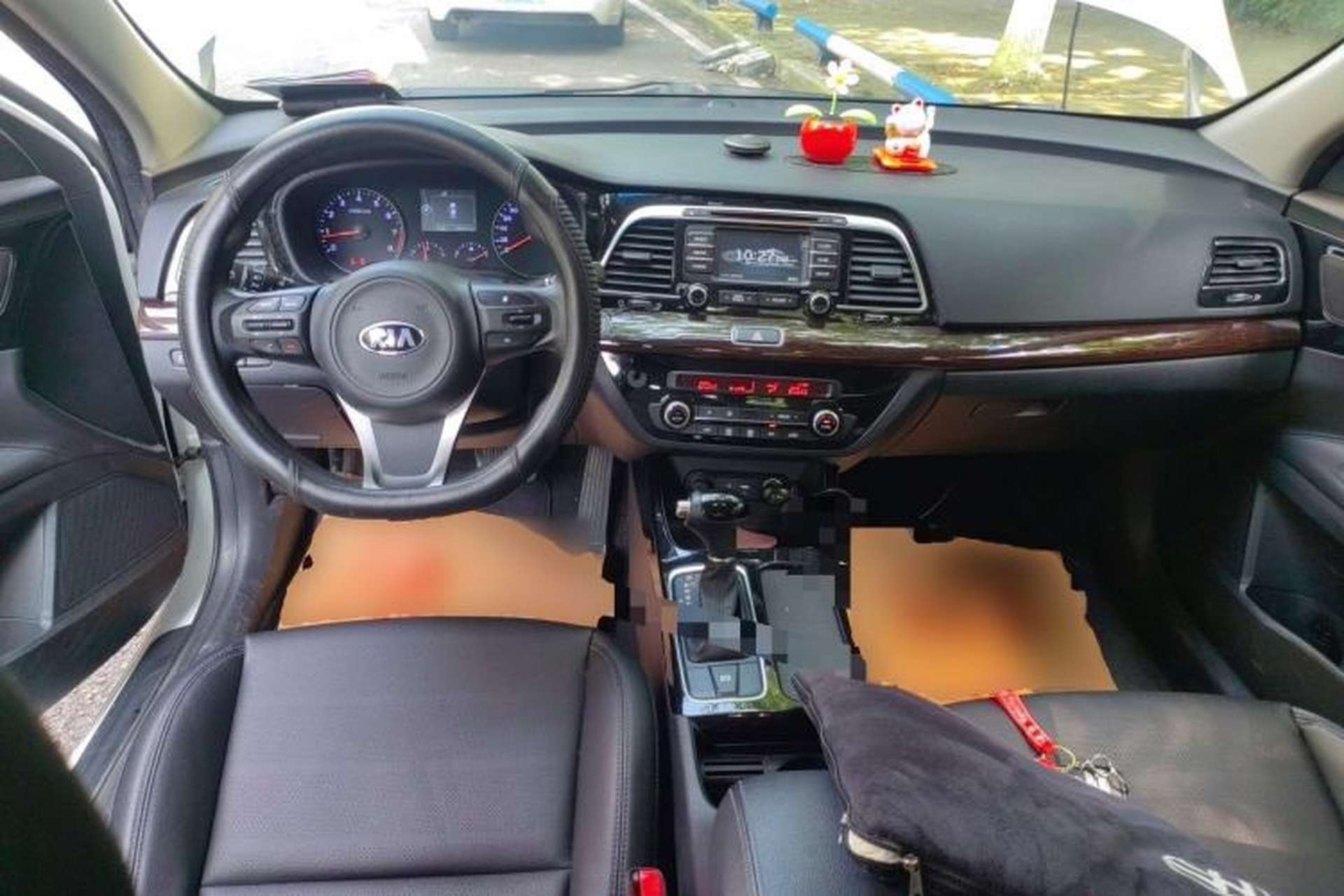 Used Kia K4 2015 1.8L Automatic GLS Special Center Console