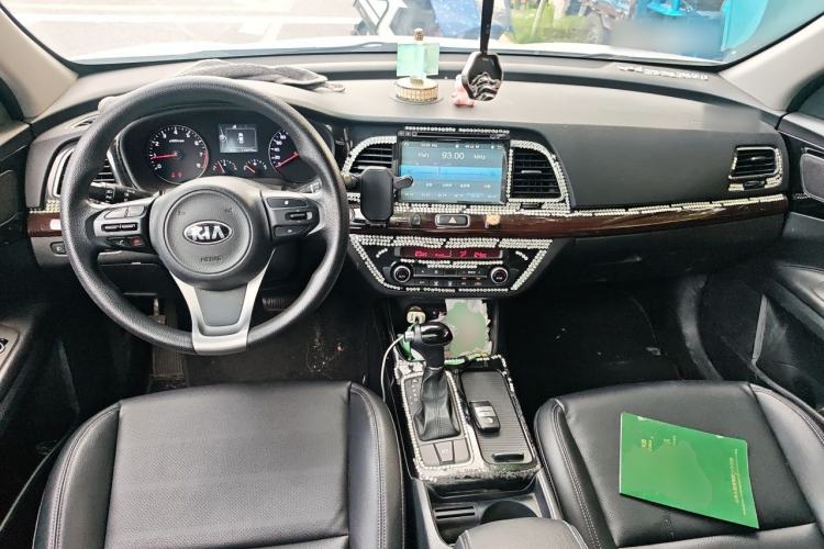 Used Kia K4 2015 1.8L Automatic GLS Special Center Console